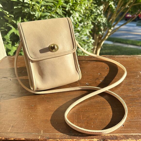 Vintage Coach Scooter Bag Style No. 9893 in Bone - Picture 1 of 15